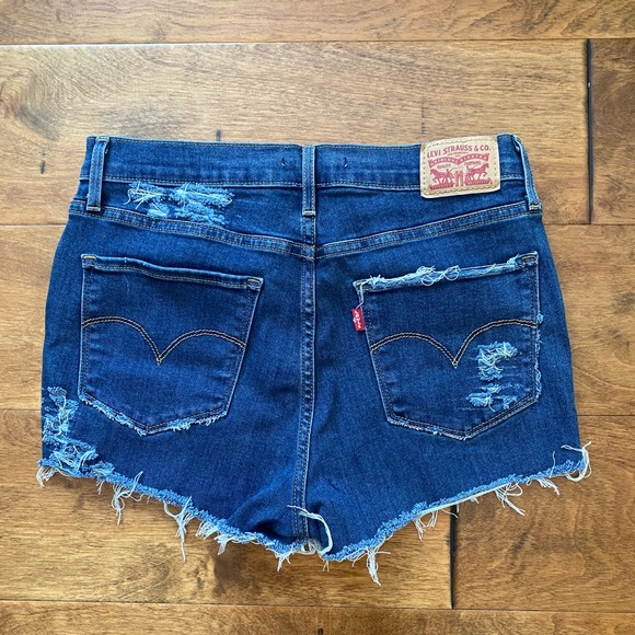 Distressed Levis 724 shorts - Picture 2 of 4